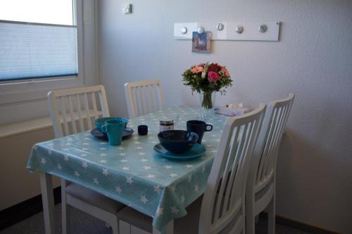 Inselblume 65 - Ferienwohnung am Meer, Blick zum Yachthafen in Burgtiefe auf Fehmarn , Deutschland