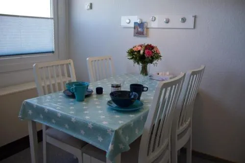 Inselblume 65 - Ferienwohnung am Meer, Blick zum Yachthafen in Burgtiefe auf Fehmarn , Deutschland
