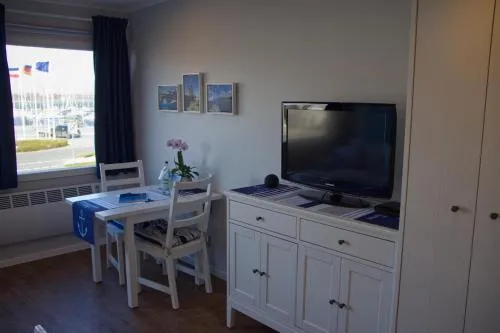 Inselblume 73 - Günstige Ferienwohnung am Südstrand in Burgtiefe auf Fehmarn , Deutschland