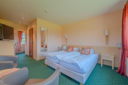 Hotel Hotleu - image 11