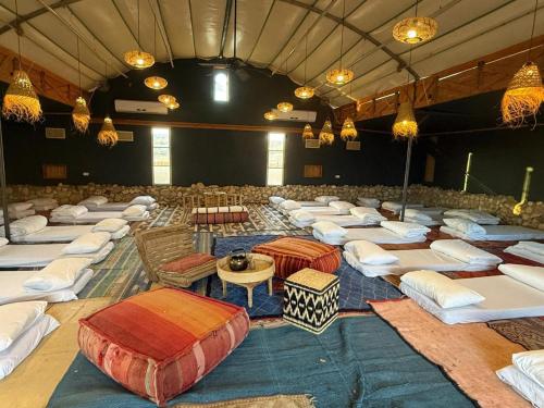 Amara Tzukim in Tsukim