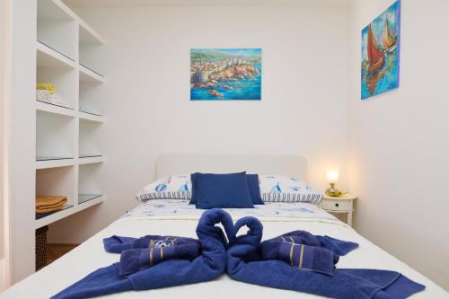 Sunny Charming Apartment