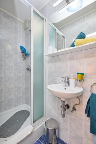 Sunny Charming Apartment