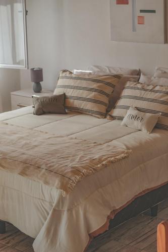 1 queen bed, 1 twin bed