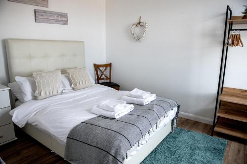 The Pearl Suite by Margate Suites 4
