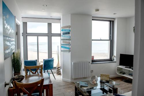 The Pearl Suite by Margate Suites 2