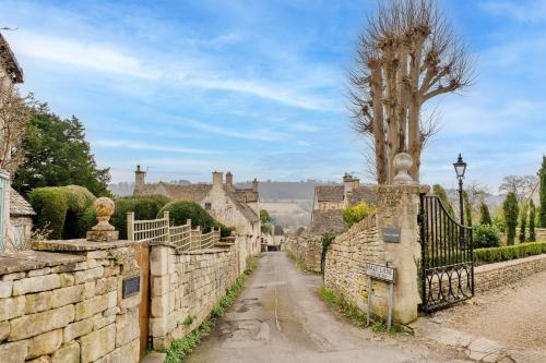 Finest Retreats - Courtside Cottage in Painswick