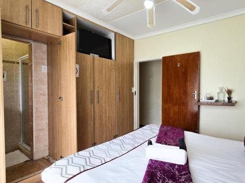 Mikasa Guest House – East London, IA