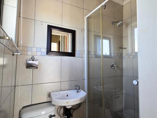 Mikasa Guest House – East London, IA
