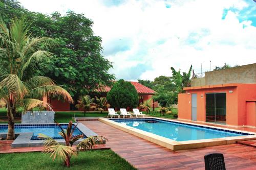 Quinta Los Pinos Cotoca – khách sạn tại Plan 3 Mil