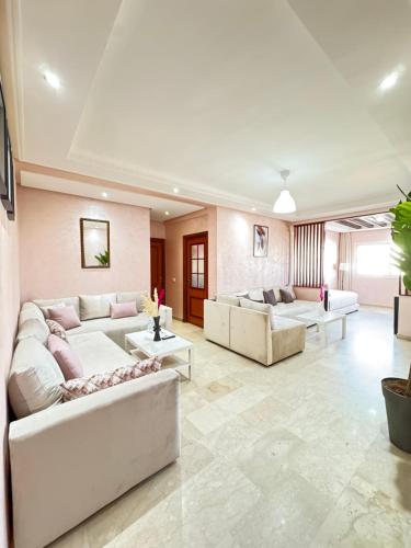 SUITOUISS - Agdal 2 - Appartements à 2 minutes de la gare de train TGV Rabat, Rabat