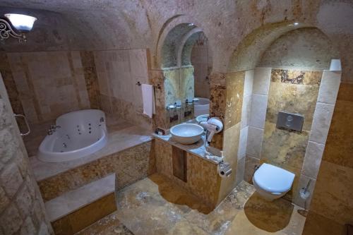 Kemerhan Cave Suites Room Type - Deluxe Triple Room