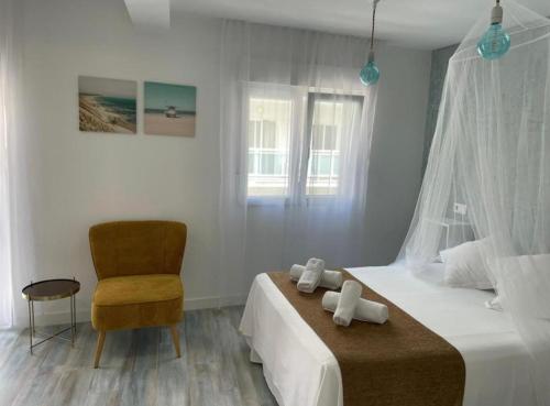 Studio Apartment with Queen Bed image 10