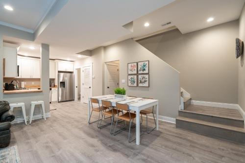 4632 Second Floor Historic Haven near Cathedral Basilica of St. Louis