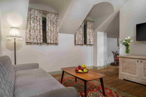 GRAND HOTEL GYUMRI by APRICOT Hotels - image 2