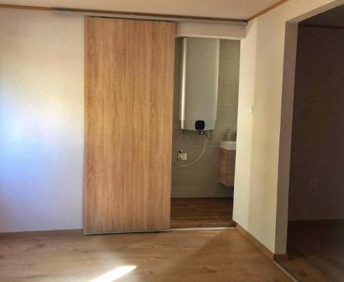 Vannas istaba, KuPihenő Apartman Kunfehértó (KuPiheno Apartman Kunfeherto) in Kunfehértó