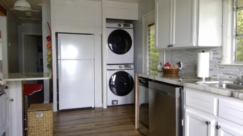 Lakefront with Dock on Private Lake Florence near Montverde Academy in Clermont (Florida)