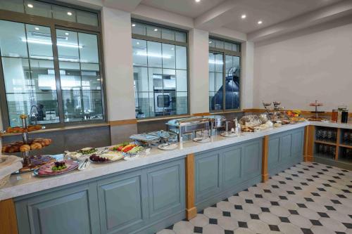 Food and beverages, GRAND HOTEL GYUMRI by APRICOT Hotels in Gyumri