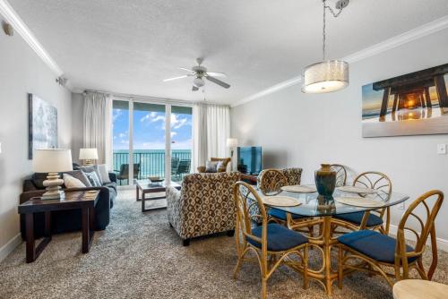 San Carlos 505 near Pink Pony Pub