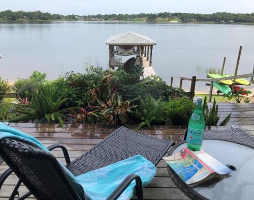A környék, Lakefront with Dock on Private Lake Florence near Montverde Academy in Clermont (Florida)