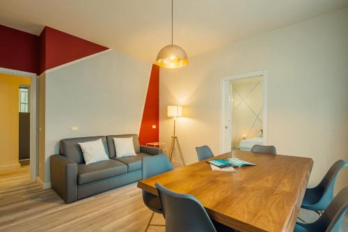 One-Bedroom Apartment with City View