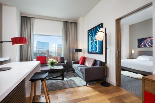 Hyatt Regency Bloomington - Minneapolis Room Type - King Suite