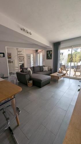 "LES ALIZES" Cote jardin Proche Bord de mer in Saint-Raphael