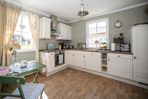 A szálláshely kívülről, Ferienhaus In Ummanz Mit Sauna, Garten Und Grill in Ummanz