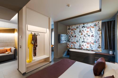 room detail thumbnail 0
