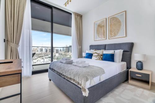 Lovely 1BR flat wBalcony Gym & Pool in JVC, Dubai (photo 2)