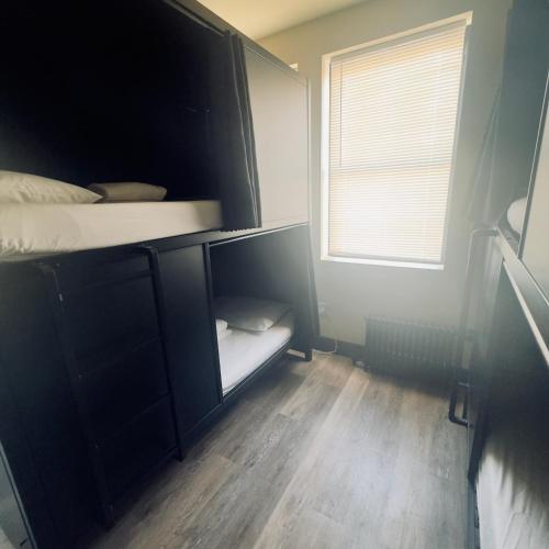 1 BED IN A 4 BED FEMALE STANDARD POD