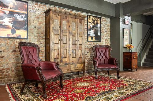 Szórakozási lehetőségek, Gardner Hotel & Hostel near Plaza Színház