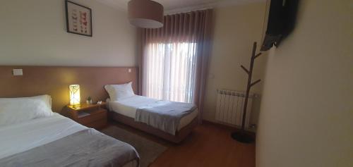 2 twin beds