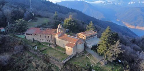 Rectoria Santuari del coll ideal families in 拉科維達