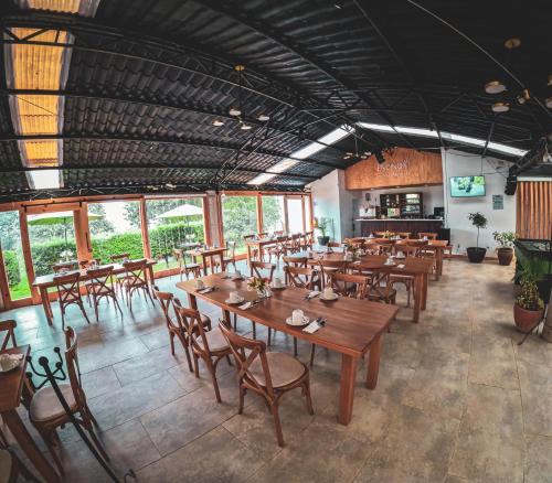 Restaurant, Cabanas Suites Sergia Torres in Barrio de Fatima