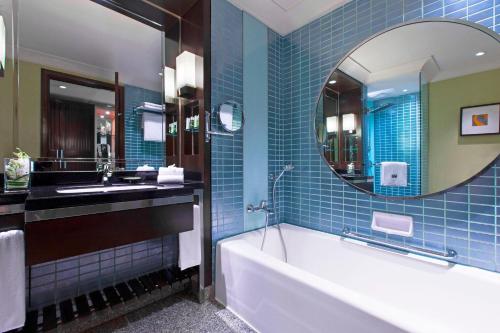 room detail thumbnail 2