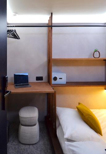 The Hyve Capsule hostel Amsterdam - image 5