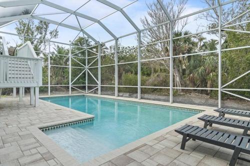 Aside The Sea, Sanibel