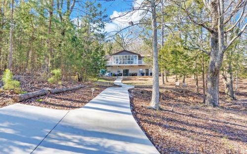 Milltown Cove Escape on Lake Hartwell - image 13
