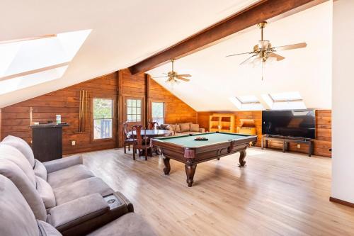 San Diego Getaway, Views Pool Hot Tub & Game Room