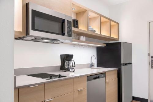2 queen beds