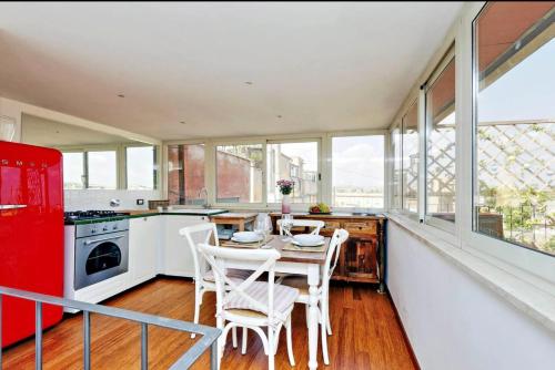 Trastevere Penthouse amazing terrace, Roma (foto 7)