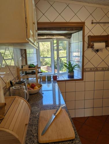 virtuve, Vila da Fonte - Peaceful 3-bedroom Villa with Private Pool, Central Portugal in Campelo