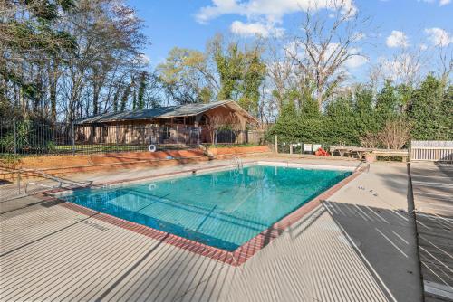 Classic City Getaway at Stadium Village - image 14