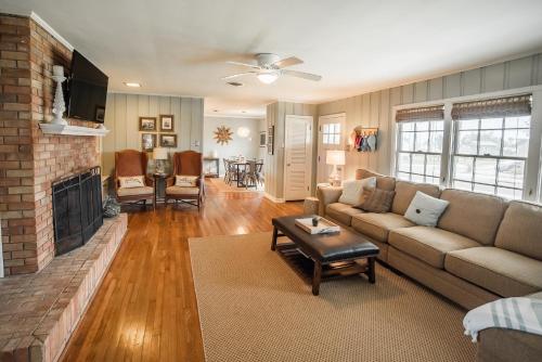 Oleander House - Pet Friendly PRIVATE POOL - image 2