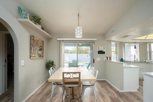Cliffrose pool home with RV Boat parking in Lake Havasu City