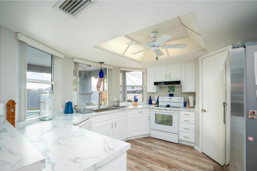 Cliffrose pool home with RV Boat parking in Lake Havasu City