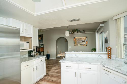Cliffrose pool home with RV Boat parking in Lake Havasu City