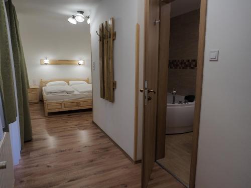 1 queen bed