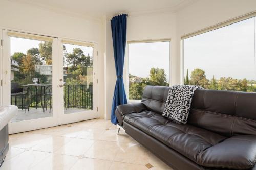 Luxury Modern w/ Great LA Views